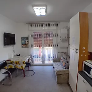 https://appartamento-di-sottomarina-2.hotelinveneto.com