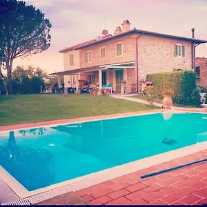 https://alloggio-incantevole-con-piscina.it-tuscanyhotel.com